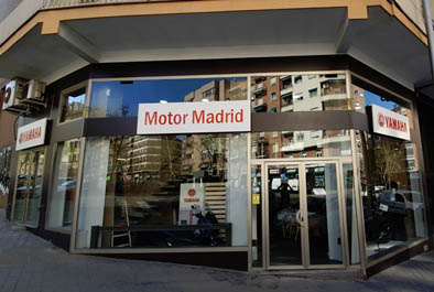 fachada tienda yamaha Infanta Mercedes