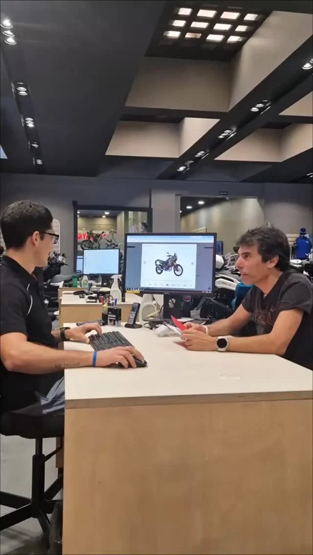 ¿En vuestra opinión la idea de Juan va a colar?

Os esperamos en los comentarios 😉 

#yamaha #yamahamotormadrid 
#madrid #revsyourheart 
#ténéré #tenere700 
#nuevamoto #amistad
#bikelovers #bikeride