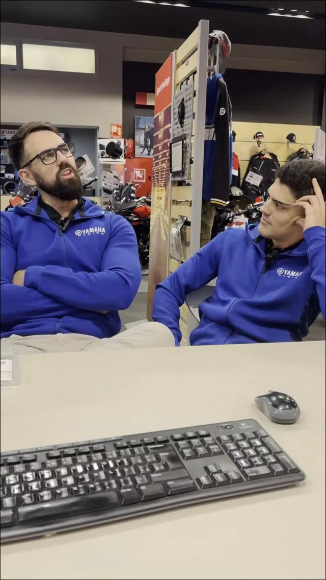 ¿Qué moto del concesionario probarías si pudieras? 🤔

Álvaro y José lo tienen claro

#amigos #yamaha 
#yamahamotormadrid 
#revsyourheart 
#bikelife
