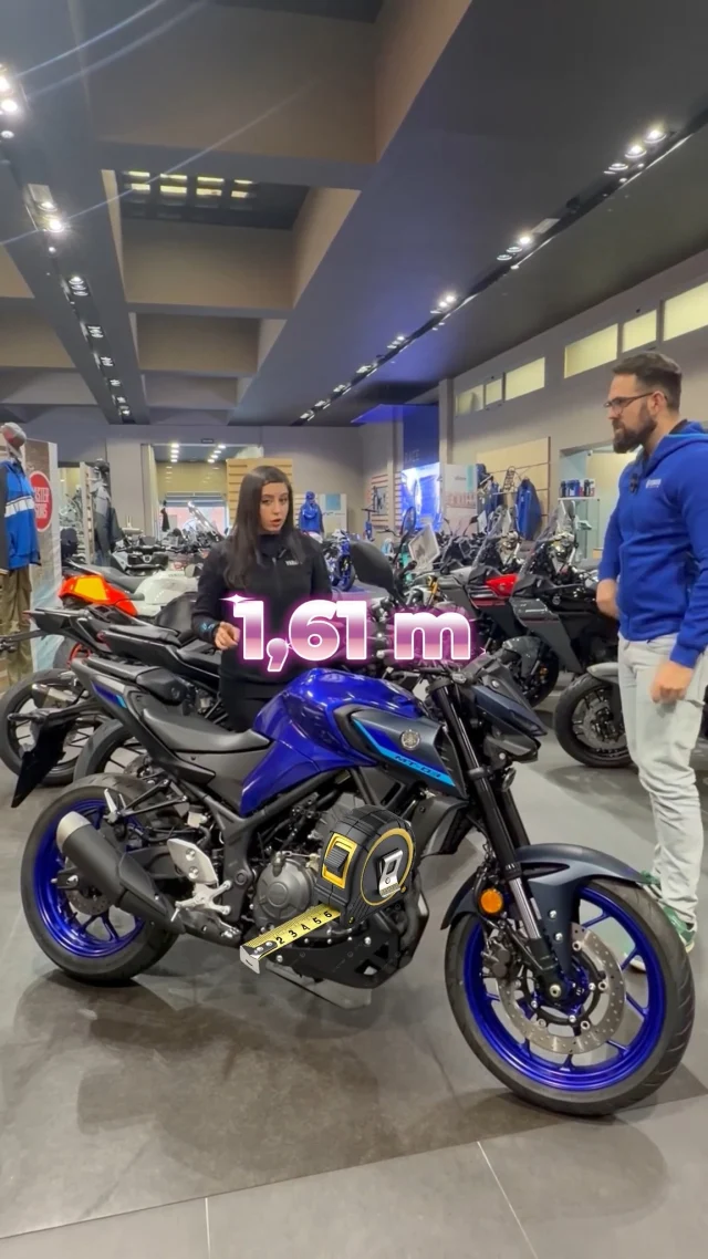 Hoy vemos con @aylubikelife las diferentes alturas de las MT-03, MT-07 y de la Ténéré.

¿Qué preferís motos altas o bajitas?

#yamaha #altura 
#friendship #bikelife #mt07 #mt03 #tenere700